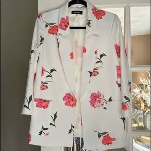 - NEW without tags! Nine West white/floral jacket size xs